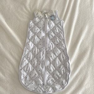 Dreamland Baby Weighted Sleepsack Size: S (0-6 months, 8-16 lbs)